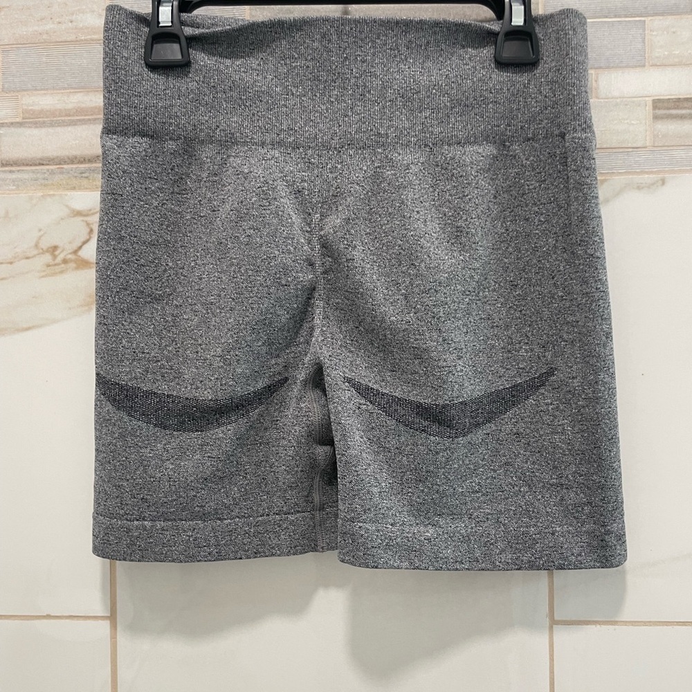 Women's High Waist Shorts Butt Lift Yoga Scrunch Booty Workout shorts  M - Picture 2 of 10